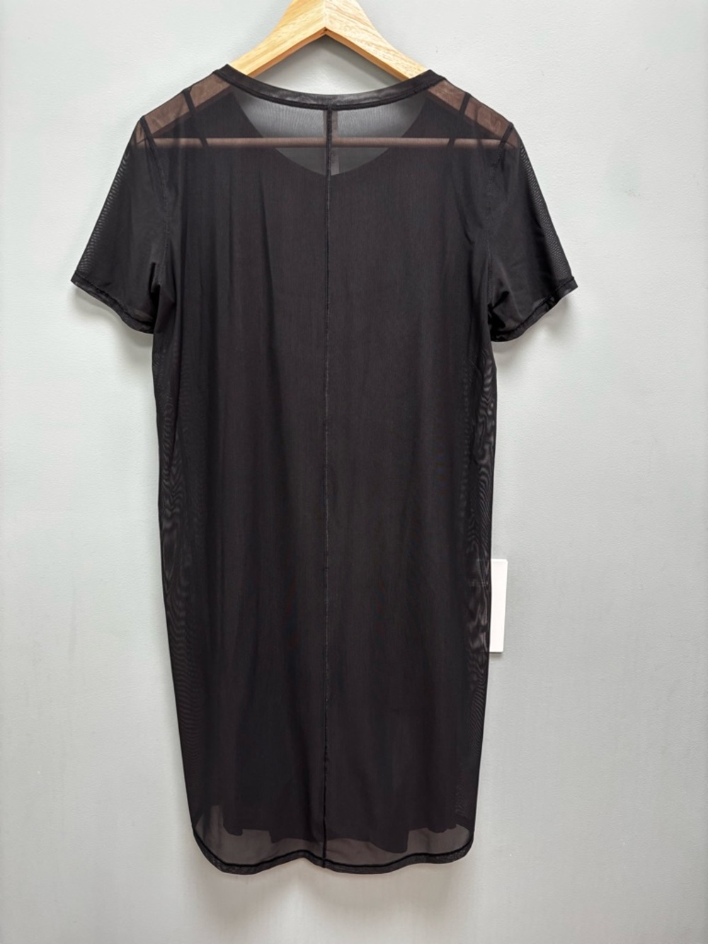 Lululemon Ready To Reach Shirt sleeve Dress in Black Mesh 8 - Picture 7 of 7